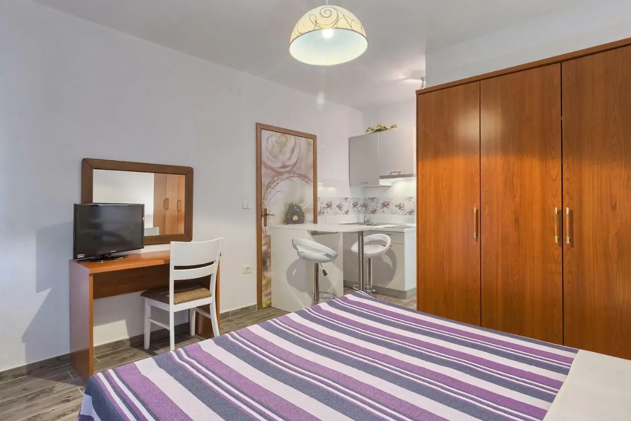 Vila Milla Premantura Apartment